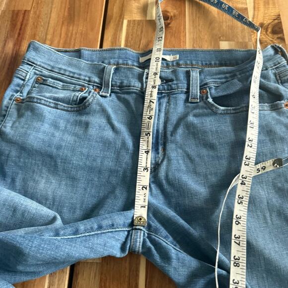LEVI’S Jeans Light Wash - Picture 7 of 8